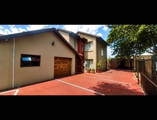 9 BEDROOM HOUSE FOR SALE IN WIERDA PARK